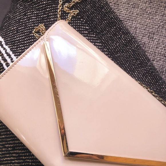 ✨Blush Clutch✨ - Picture 3 of 6